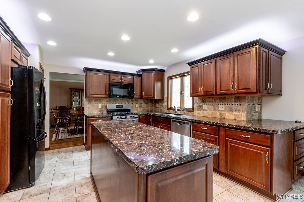 621 Transit Road, Elma, New York image 16