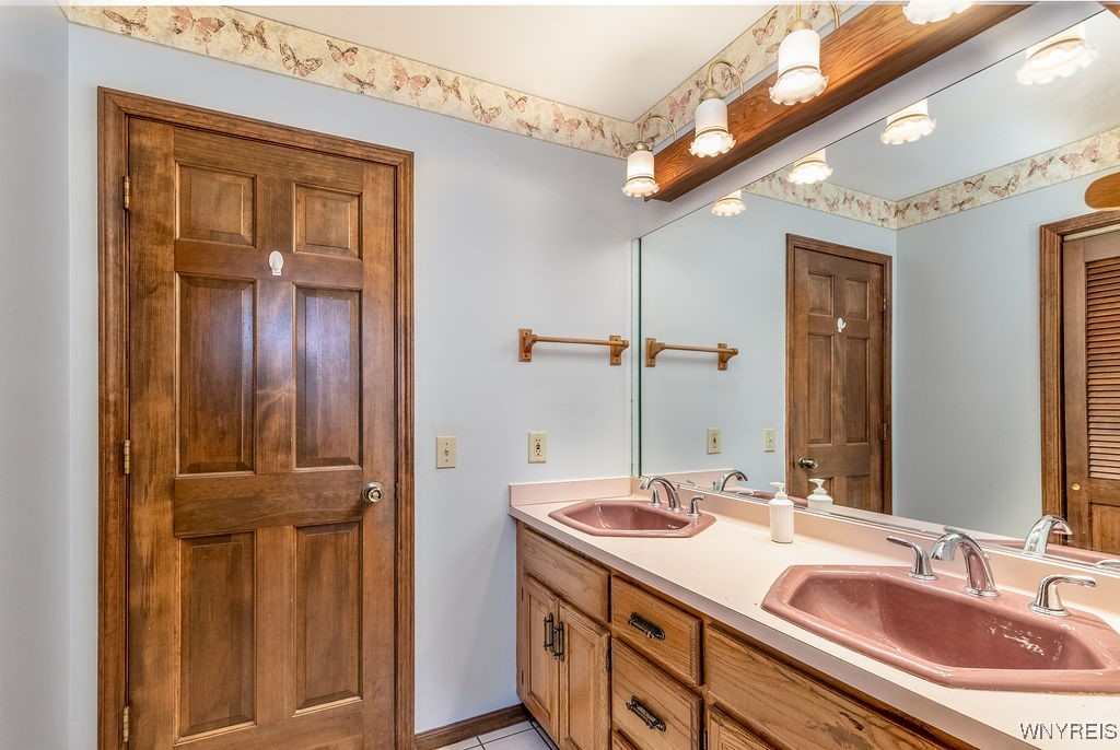 621 Transit Road, Elma, New York image 33