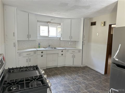 Tiny photo for 801 West Avenue, Buffalo, NY 14213 (MLS # B1648834)