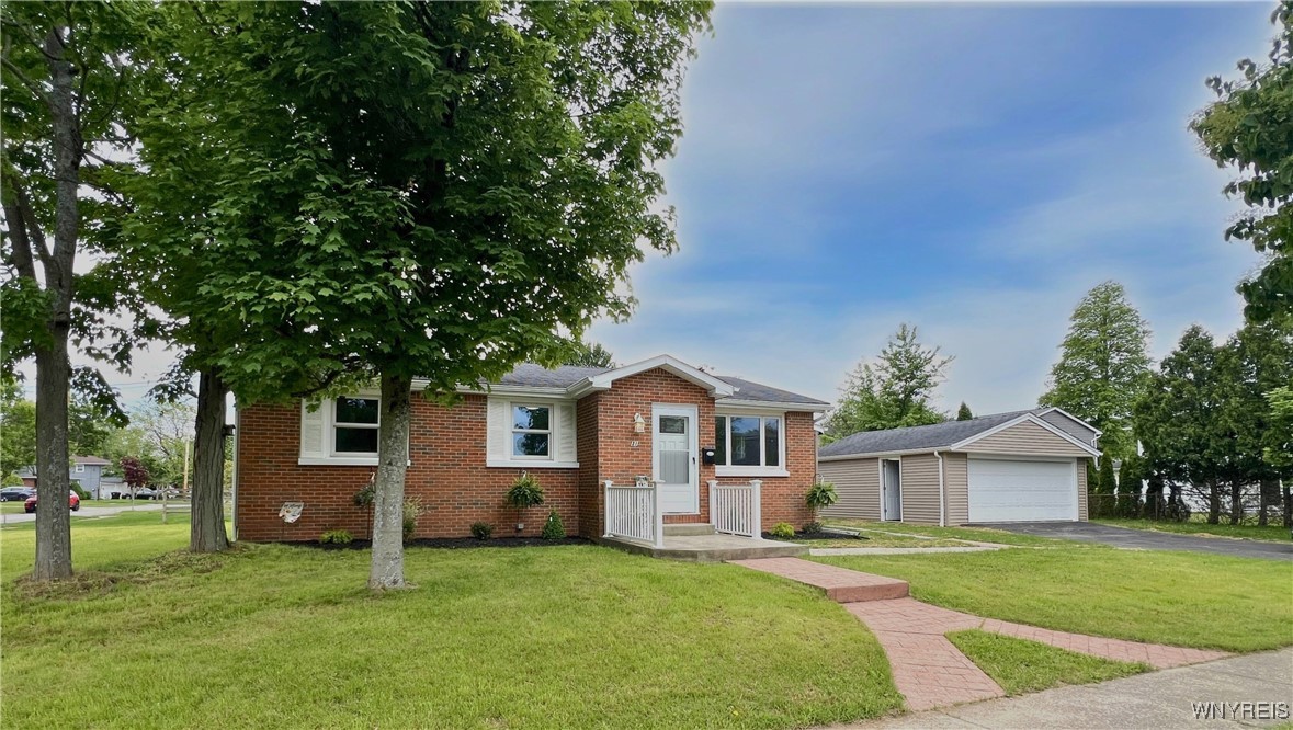 31 Harvey Drive, Lancaster, New York image 2