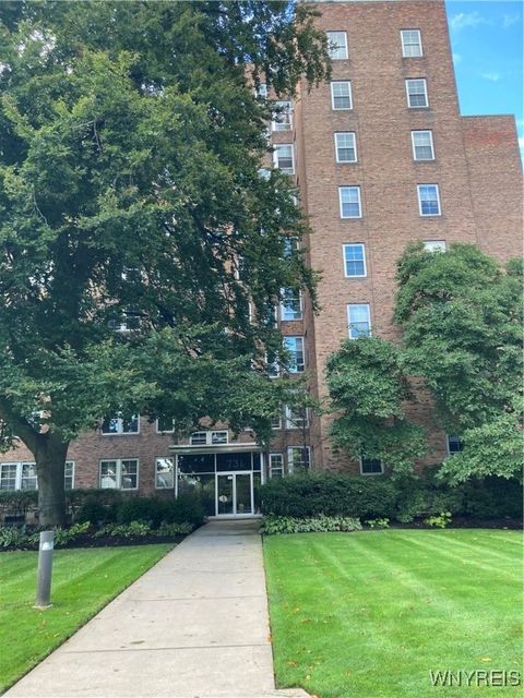 Photo of 731 West Ferry #7G, Buffalo, NY 14222 (MLS # B1603260)