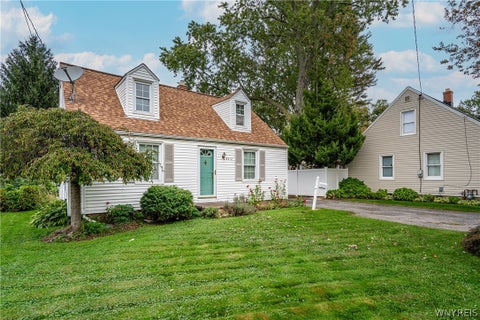 Photo of 8512 Frontier Avenue, Niagara Falls, NY 14304 (MLS # B1718492)