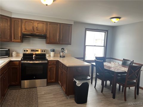 Tiny photo for 929 Remington Drive, North Tonawanda, NY 14120 (MLS # B1660588)