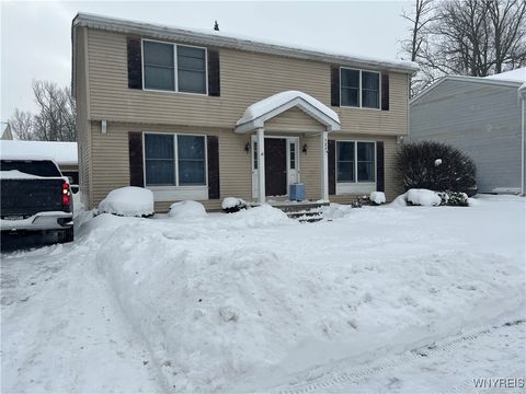 Tiny photo for 929 Remington Drive, North Tonawanda, NY 14120 (MLS # B1660588)