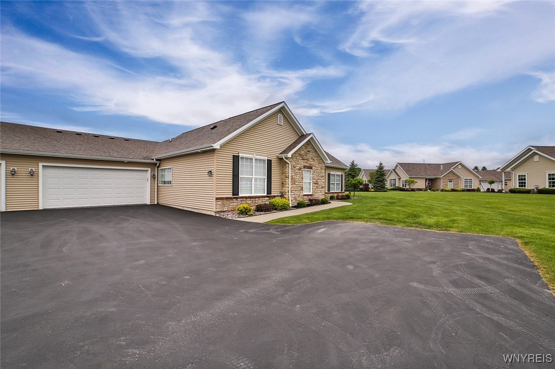 5692 Ferncrest Court #B, Clarence, New York image 2