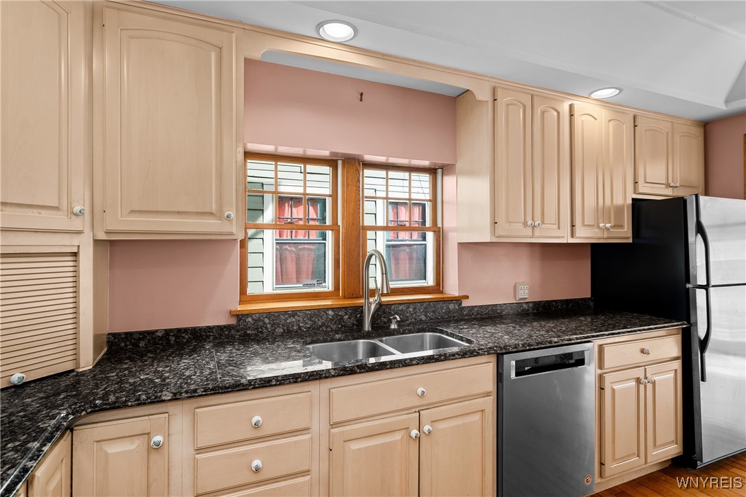 359 Parkside Avenue, Buffalo, New York image 26