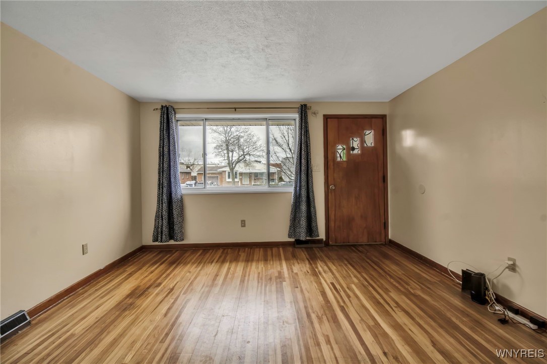 148 Colden Court, Cheektowaga, New York image 9