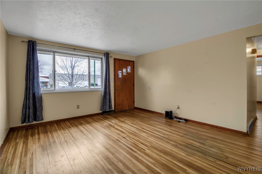 148 Colden Court, Cheektowaga, New York image 6