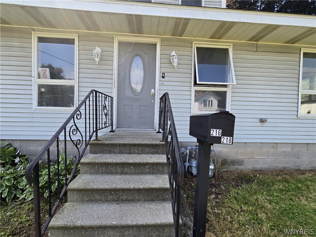 218 E Park Street 216