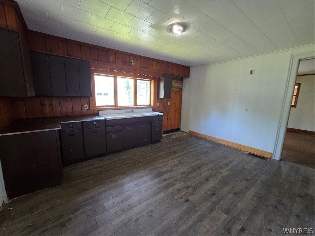 218 E Park Street 216