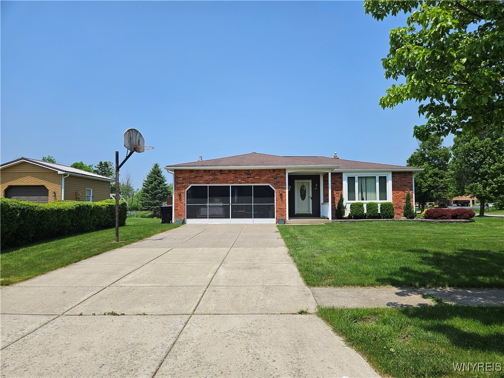 1 Woodstream Drive, Lancaster, New York image 1