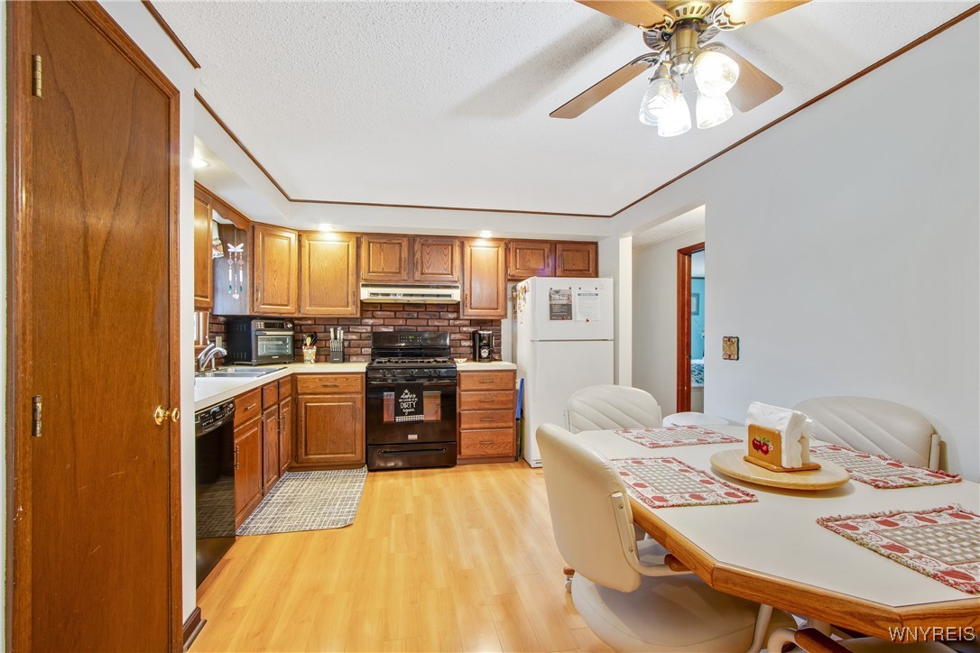 1 Woodstream Drive, Lancaster, New York image 10