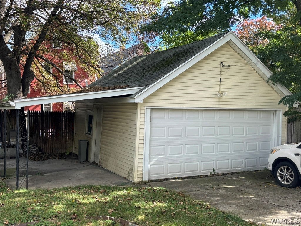 129 Deerfield Avenue