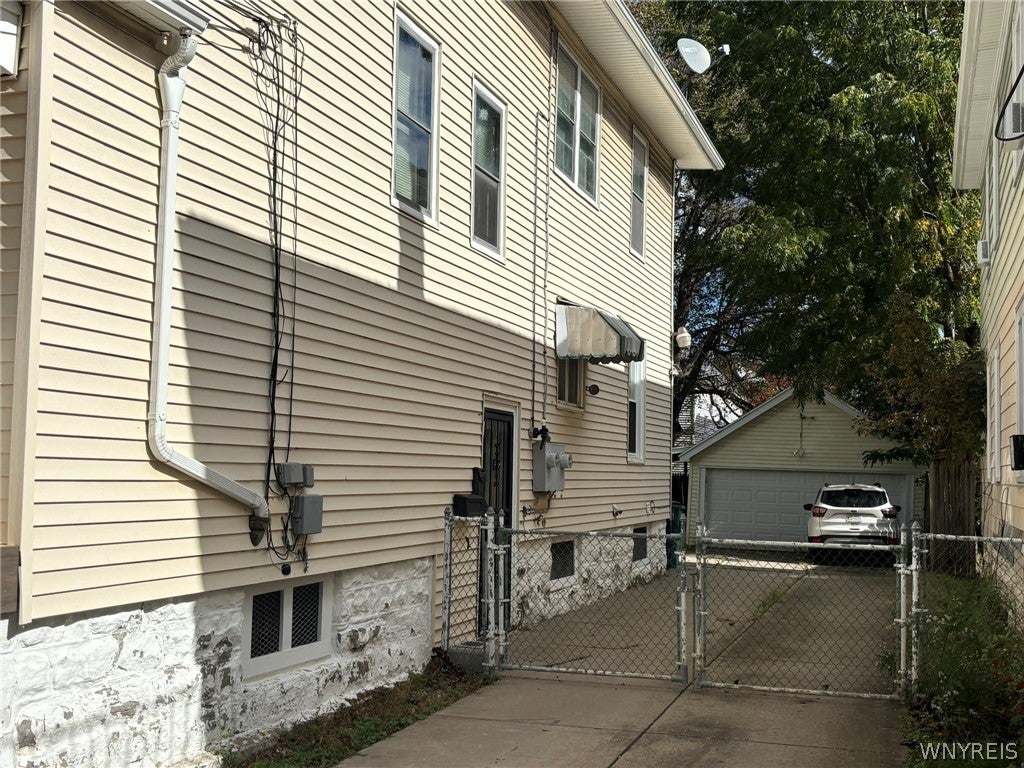 129 Deerfield Avenue