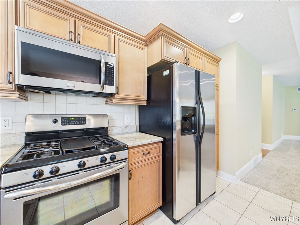 4166 Tisbury Lane, Hamburg, New York image 9