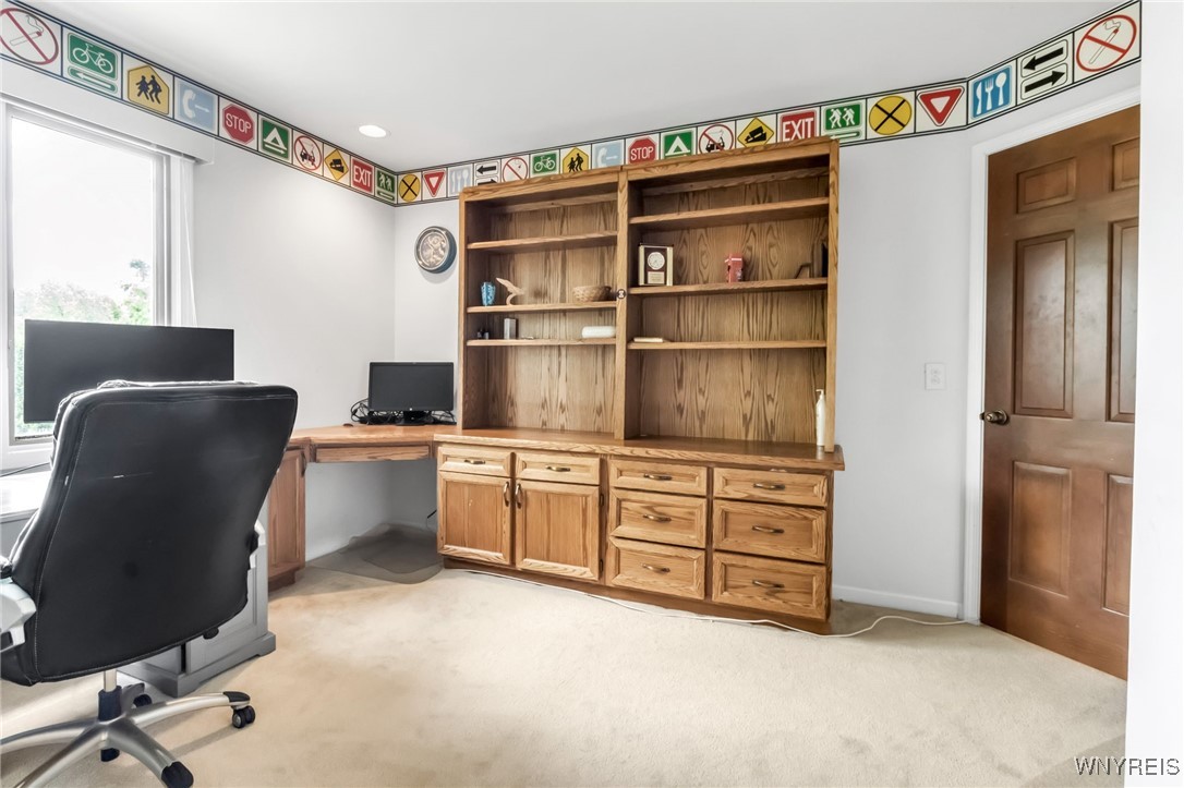 8395 Black Walnut Drive, Clarence, New York image 31