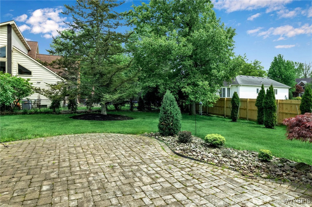 8395 Black Walnut Drive, Clarence, New York image 40