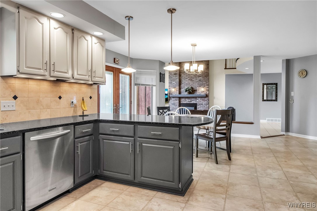 8395 Black Walnut Drive, Clarence, New York image 19