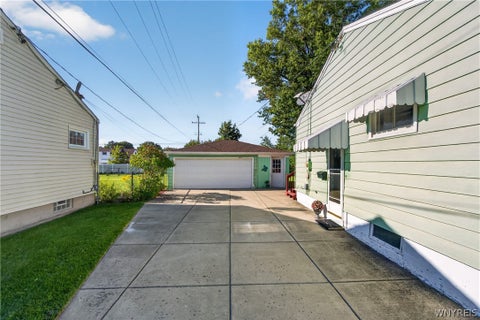 Tiny photo for 22 Mitchell Drive, Tonawanda, NY 14150 (MLS # B1714432)