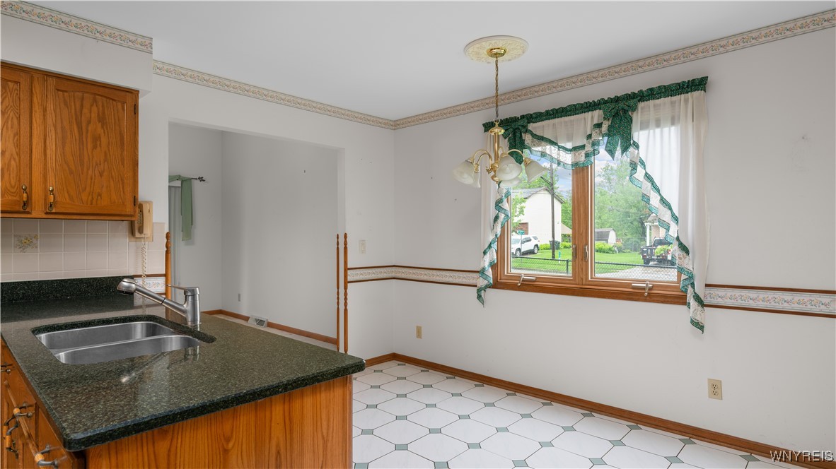 21 Eagle Terrace, Lancaster, New York image 8
