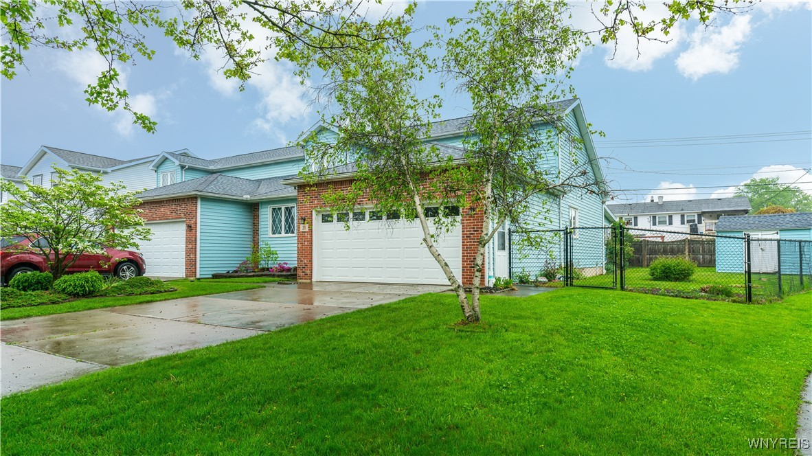 21 Eagle Terrace, Lancaster, New York image 2