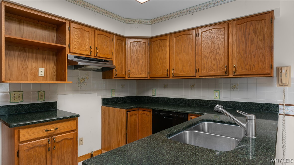 21 Eagle Terrace, Lancaster, New York image 6