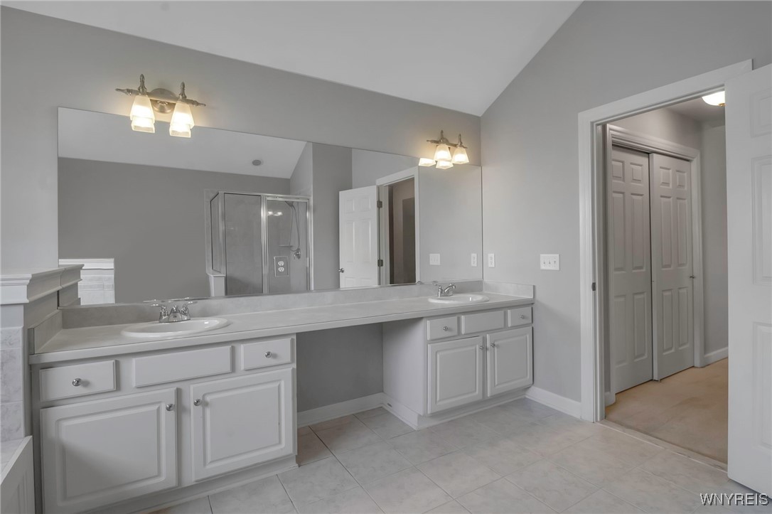 5545 Marthas Vineyard, Clarence, New York image 39