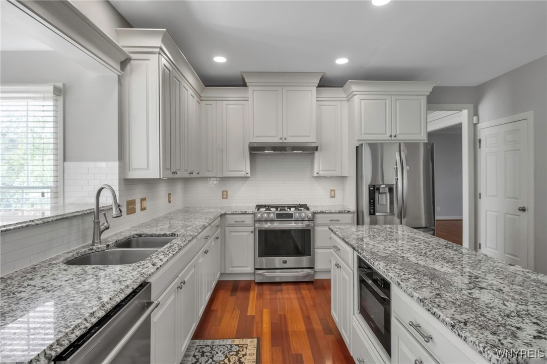 5545 Marthas Vineyard, Clarence, New York image 18