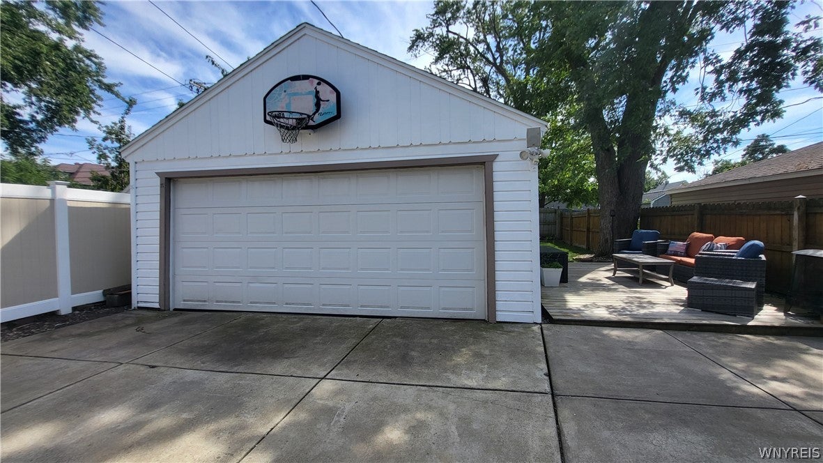 88 Lincoln Boulevard