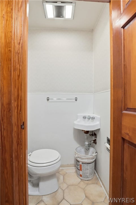 Tiny photo for 400 Ayer Road, Amherst, NY 14221 (MLS # B1702168)
