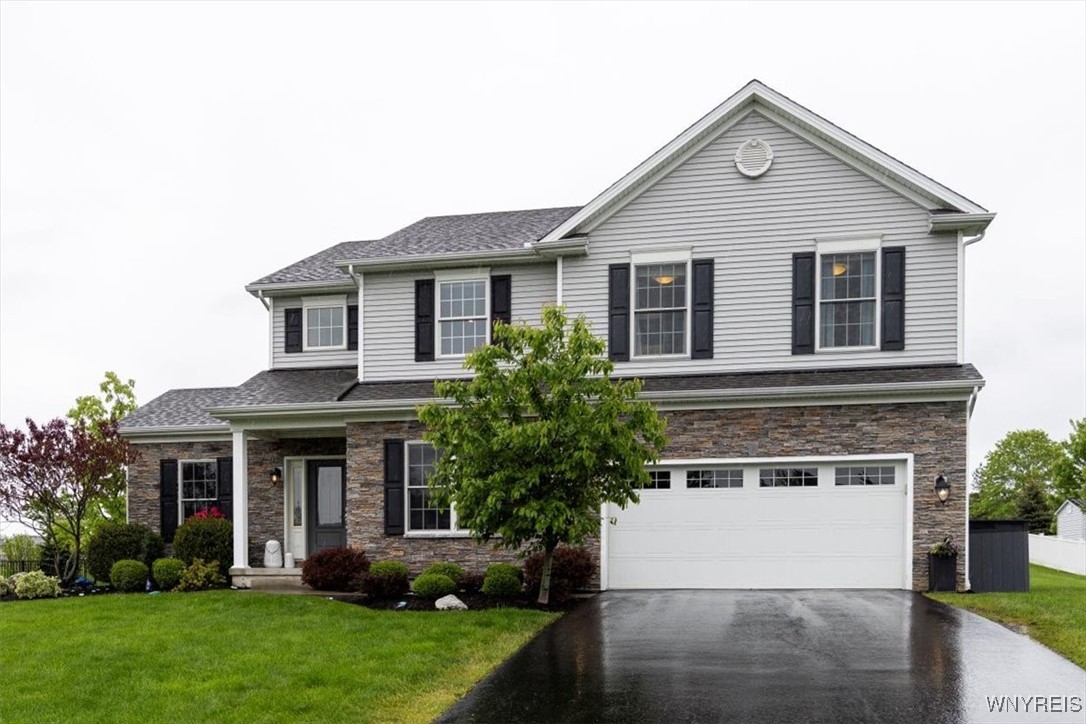 17 Knoche Way, Orchard Park, New York image 1