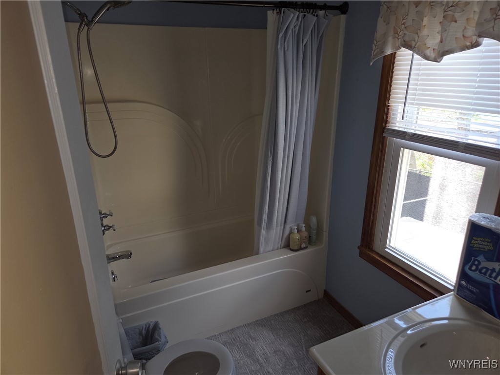 7525 Frontier Avenue, Niagara Falls, New York image 13