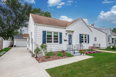 Homes For Sale - 233 Orchard Drive<br/> Erie County, Tonawanda, NY 14223