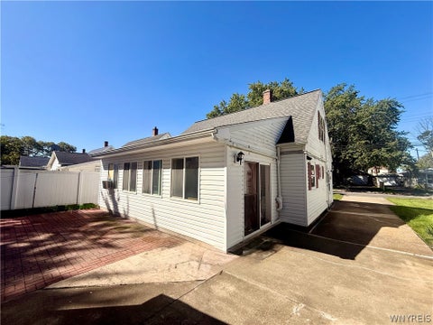 Tiny photo for 537 77th Street, Niagara Falls, NY 14304 (MLS # B1713926)