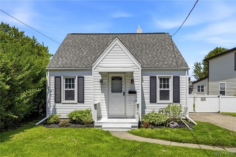 Homes For Sale - 250 East Avenue<br/> Niagara County, North Tonawanda, NY 14120