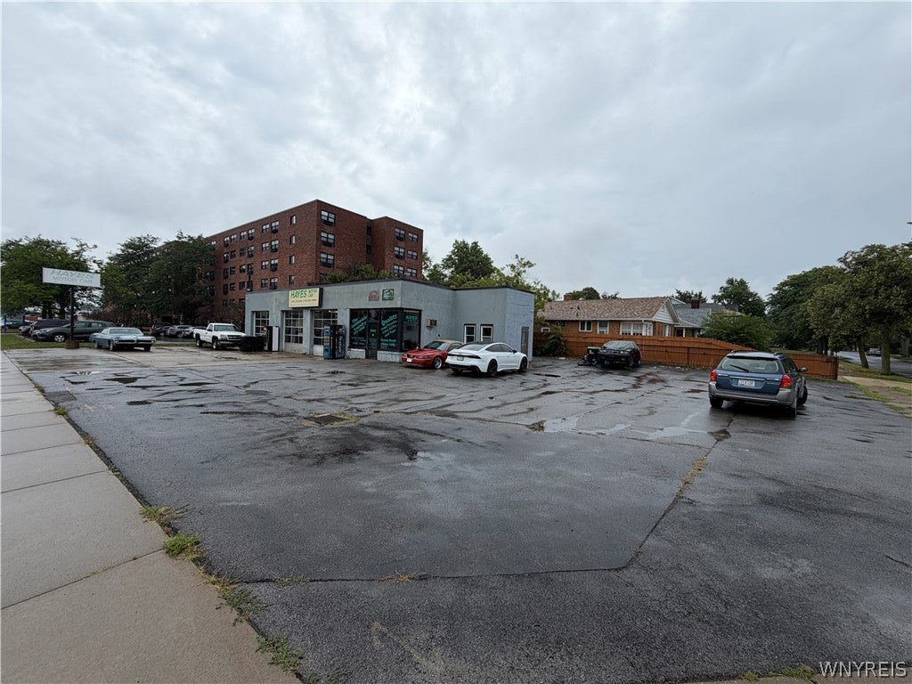 3697 Delaware Avenue