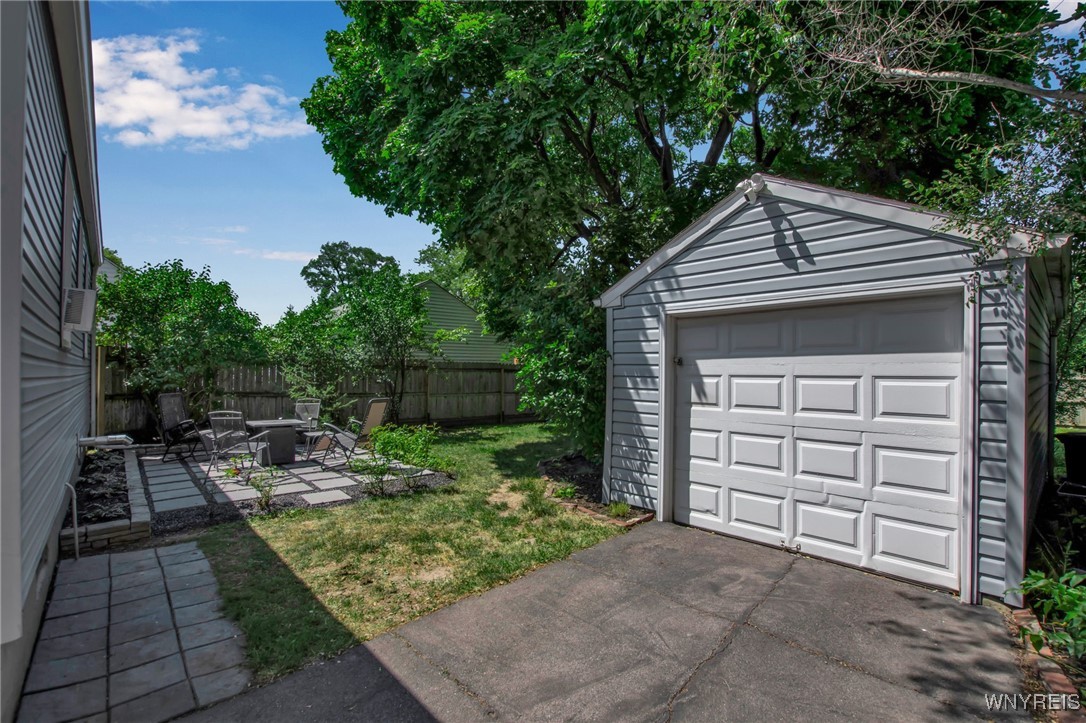 1871 Eggert Road