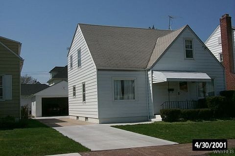 Photo of 554 31st Street, Niagara Falls, NY 14301 (MLS # B1659467)