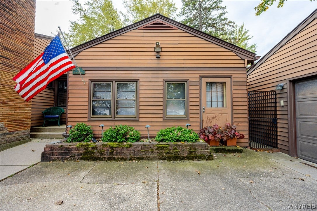 91 Glencove Road