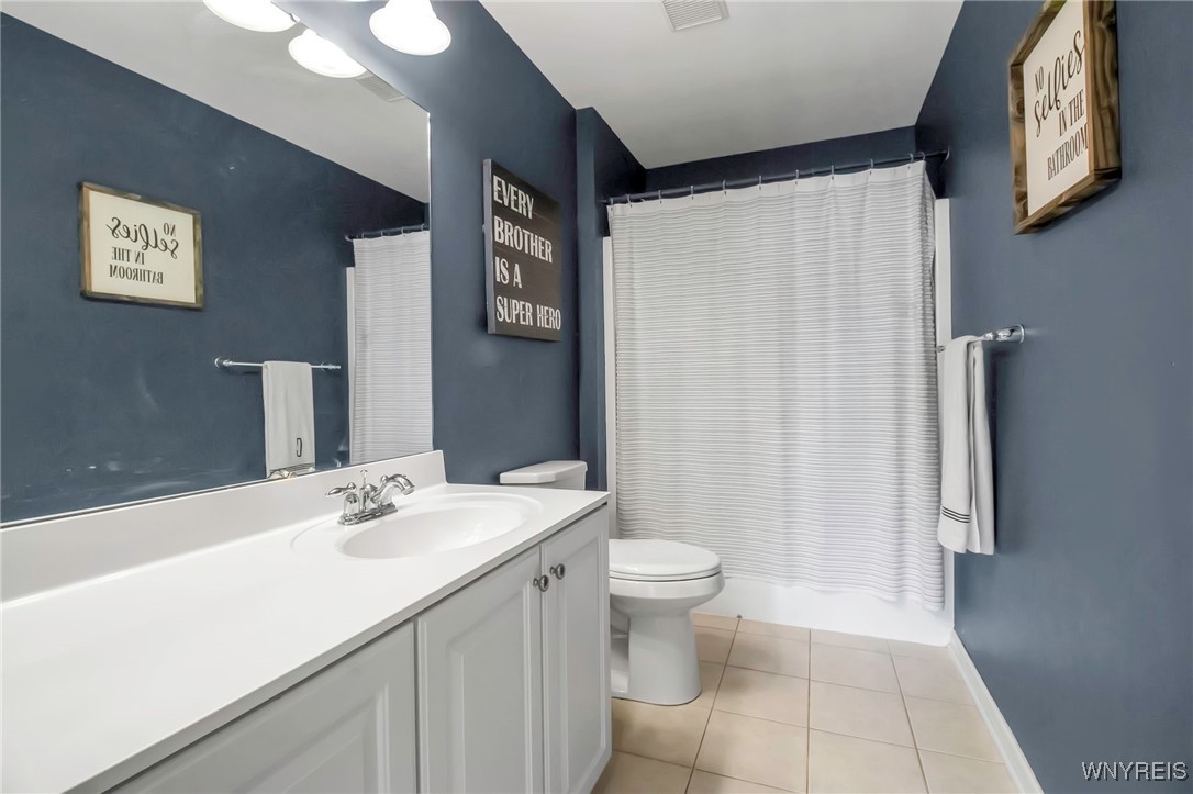 74 Graystone Lane, Orchard Park, New York image 30