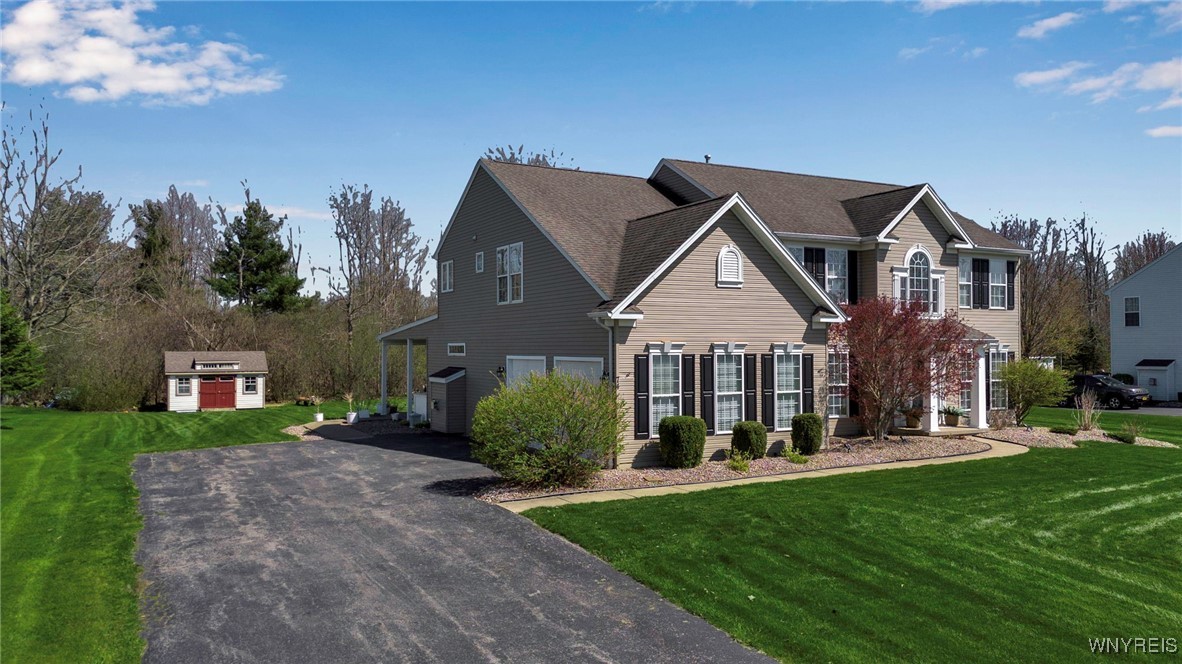 74 Graystone Lane, Orchard Park, New York image 3