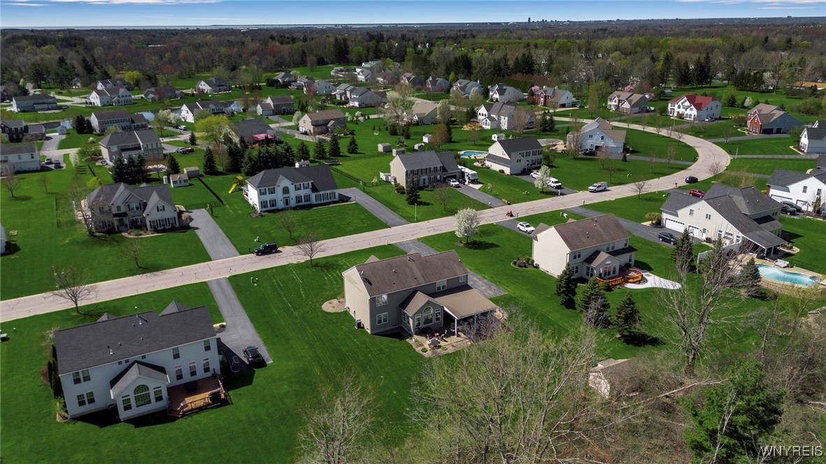 74 Graystone Lane, Orchard Park, New York image 45