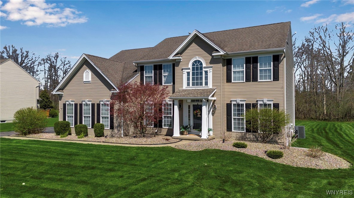 74 Graystone Lane, Orchard Park, New York image 4