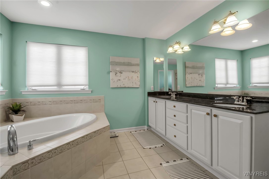 74 Graystone Lane, Orchard Park, New York image 38