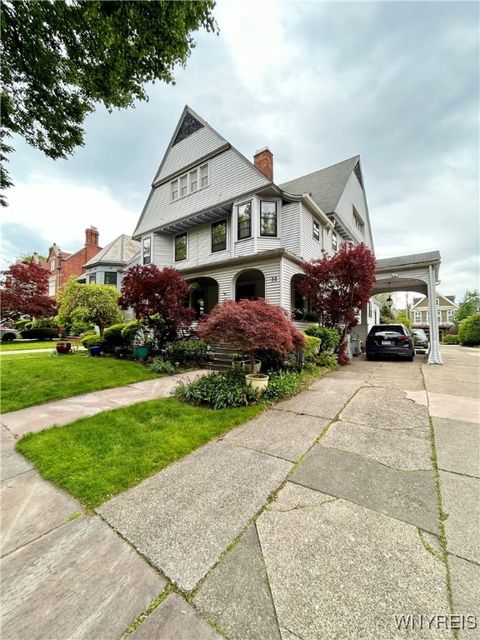 Photo of 40 Oakland Place, Buffalo, NY 14222 (MLS # B1612025)