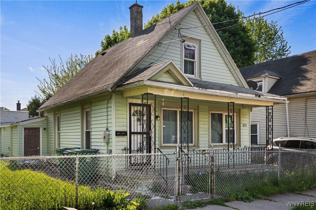 451 20th Street, Niagara Falls, New York image 1
