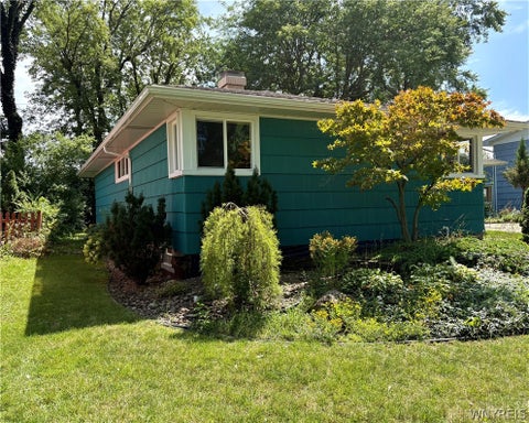 Tiny photo for 272 Woodmere Drive, Tonawanda, NY 14150 (MLS # B1709027)