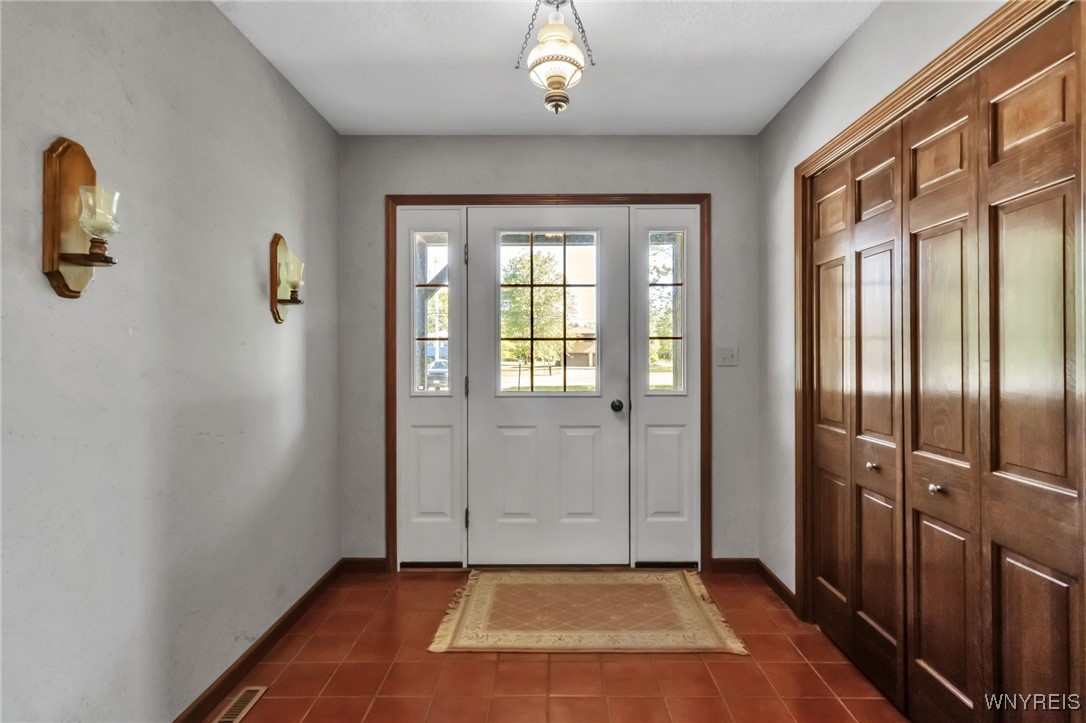 1370 Whitehaven Road, Grand Island, New York image 13