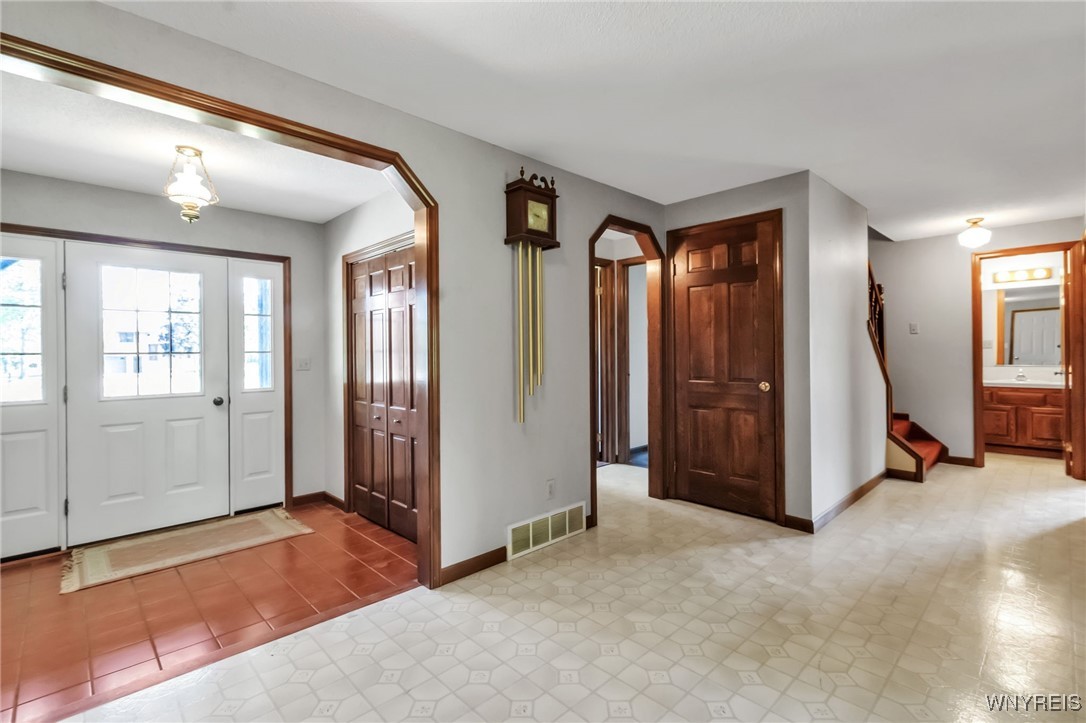 1370 Whitehaven Road, Grand Island, New York image 14