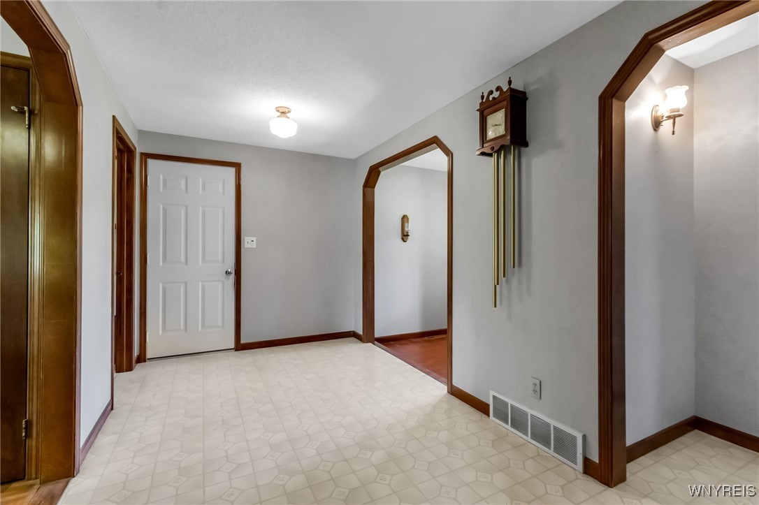 1370 Whitehaven Road, Grand Island, New York image 15